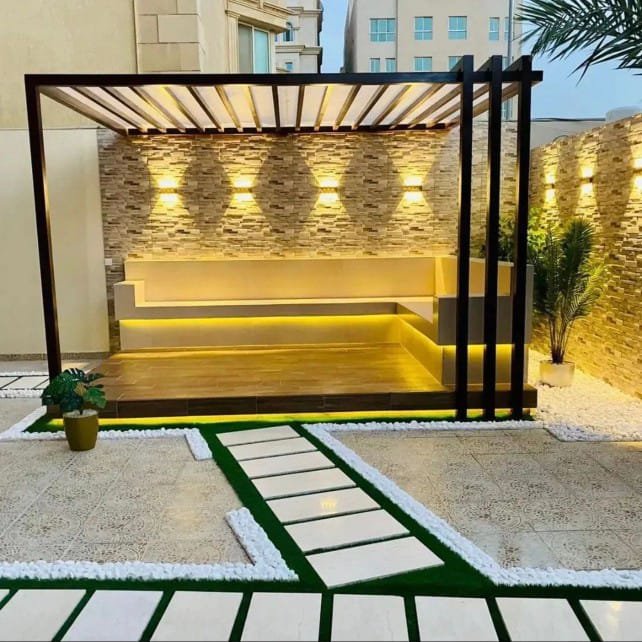 جلسة خارجية أنيقة ضمن مشروع تنسيق حدائق